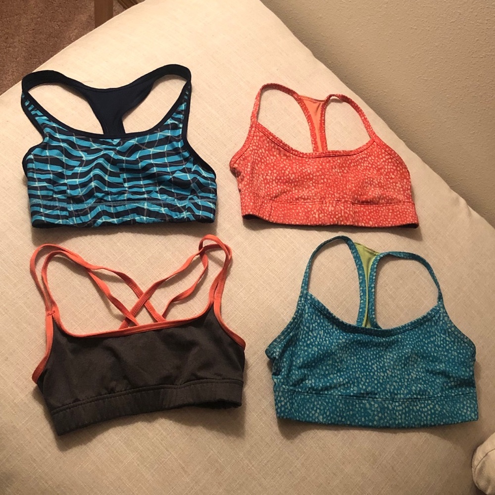 4 size S/XS sports bras - Picture 3 of 3